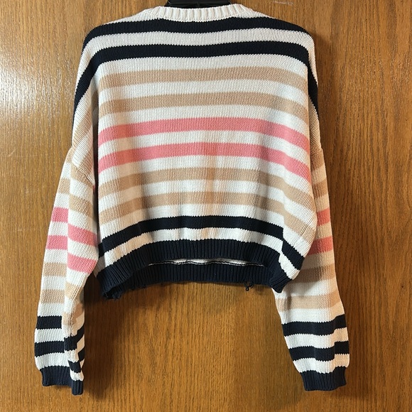 Francesca’s Mi Ami Large Crop Sweater - Picture 6 of 7